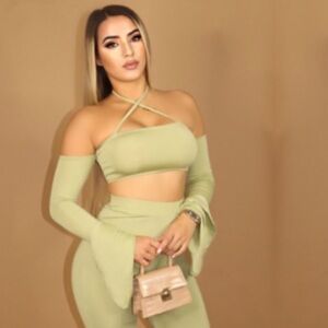 🚨3 LEFT🚨pretty green Flare Top